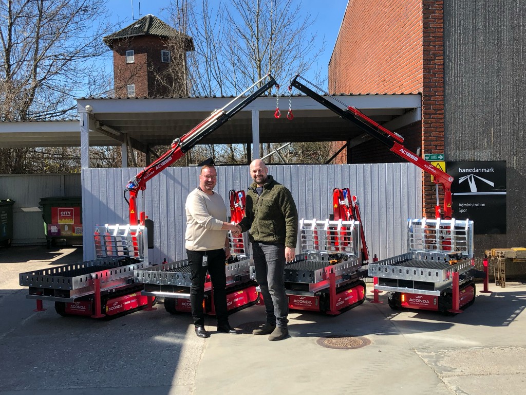 Handover of four Aconda AC1250 units at Banedanmark